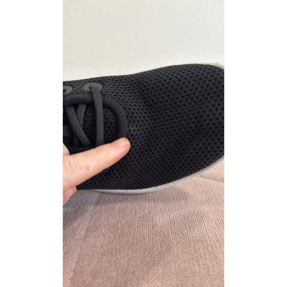 Allbirds Women’s Tree Runners in Jet Black White Sole Size 10
